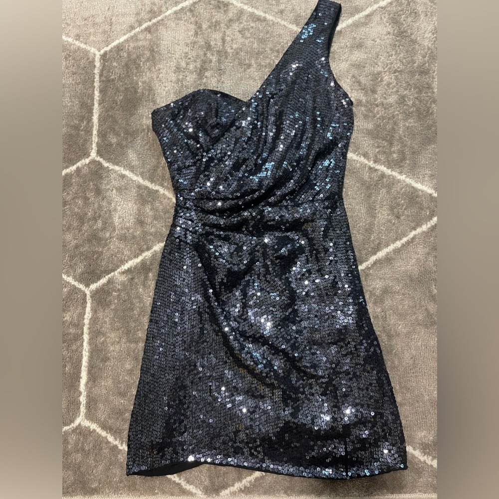One shoulder sparkle dress